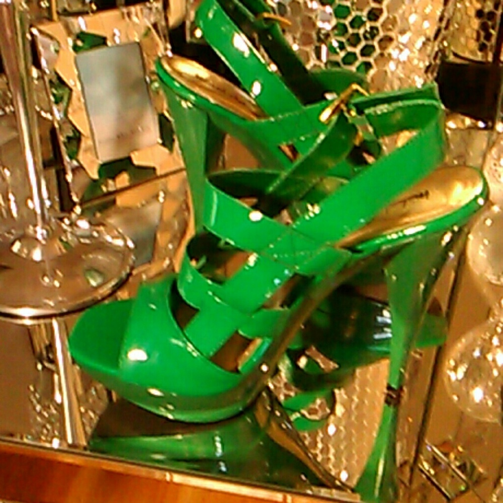 Heels - Picture 3 of 7